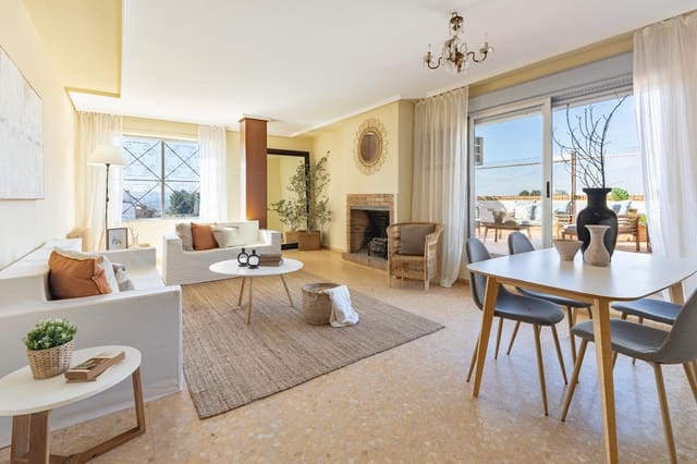 4 bedroom Penthouse for sale in Requena - € 160,000 (Ref: 9637859)