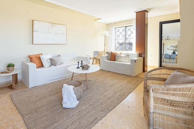 4 bedroom Penthouse for sale in Requena - € 160,000 (Ref: 9637859)