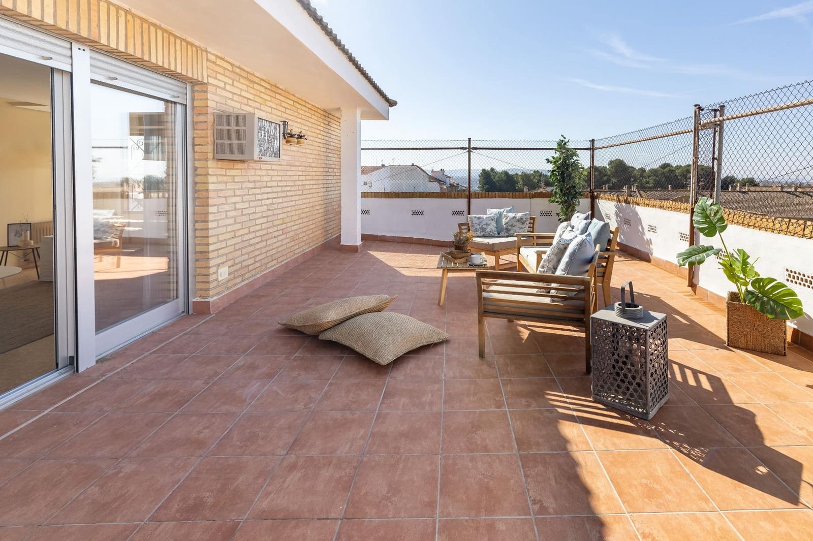 4 bedroom Penthouse for sale in Requena - € 160,000 (Ref: 9637859)