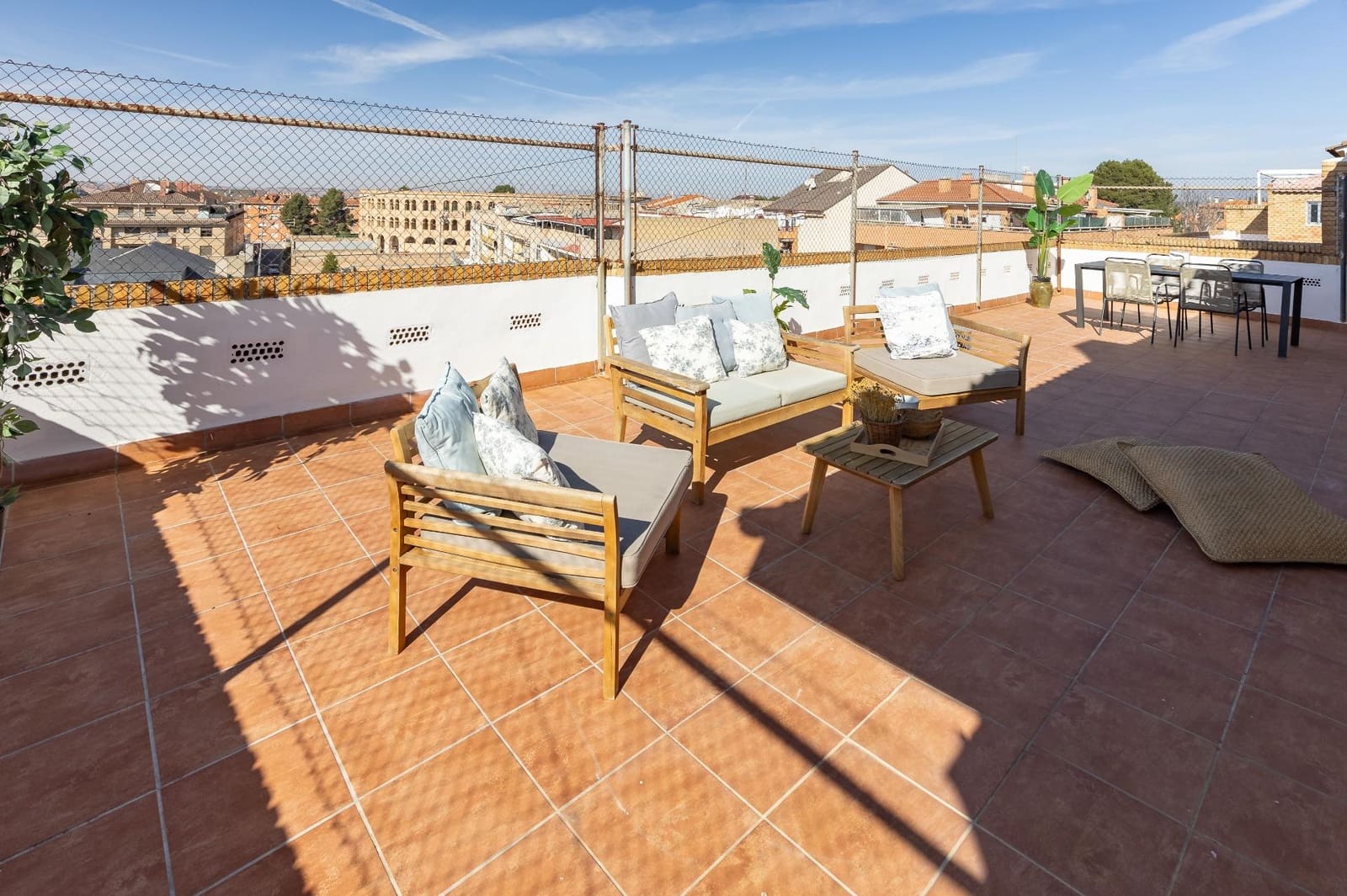 4 bedroom Penthouse for sale in Requena - € 160,000 (Ref: 9637859)