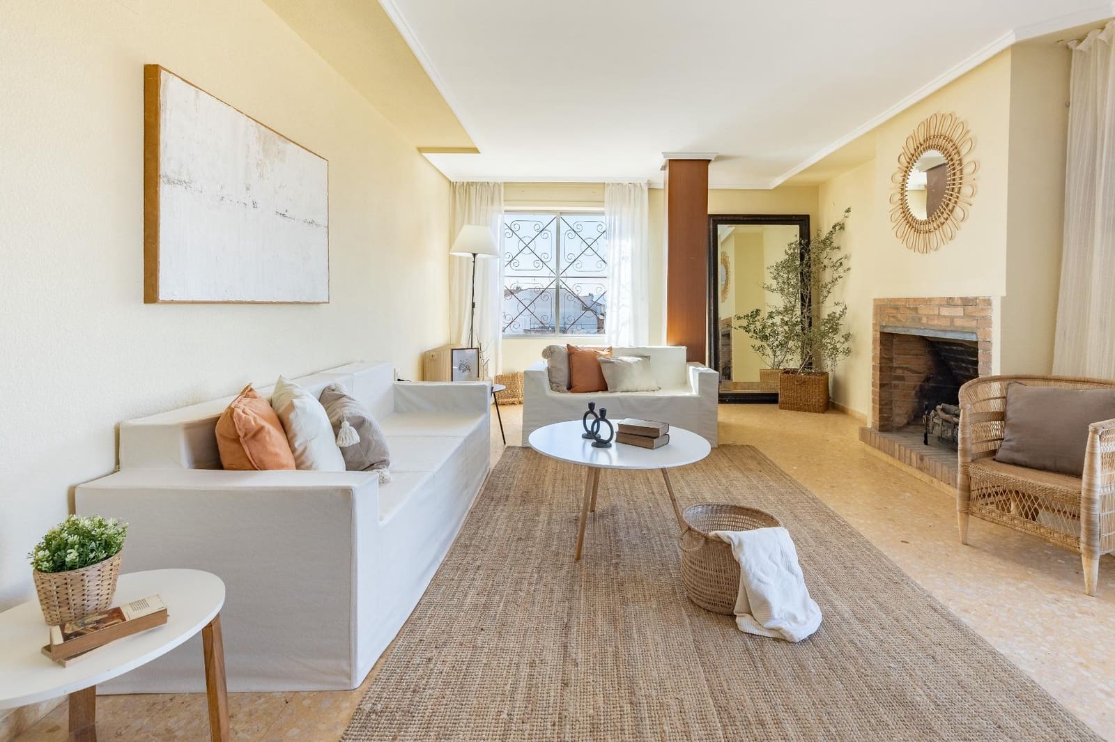 4 bedroom Penthouse for sale in Requena - € 160,000 (Ref: 9637859)