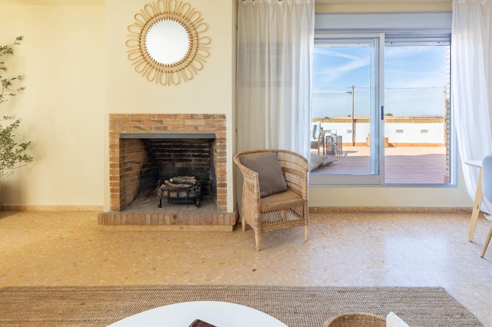 4 bedroom Penthouse for sale in Requena - € 160,000 (Ref: 9637859)