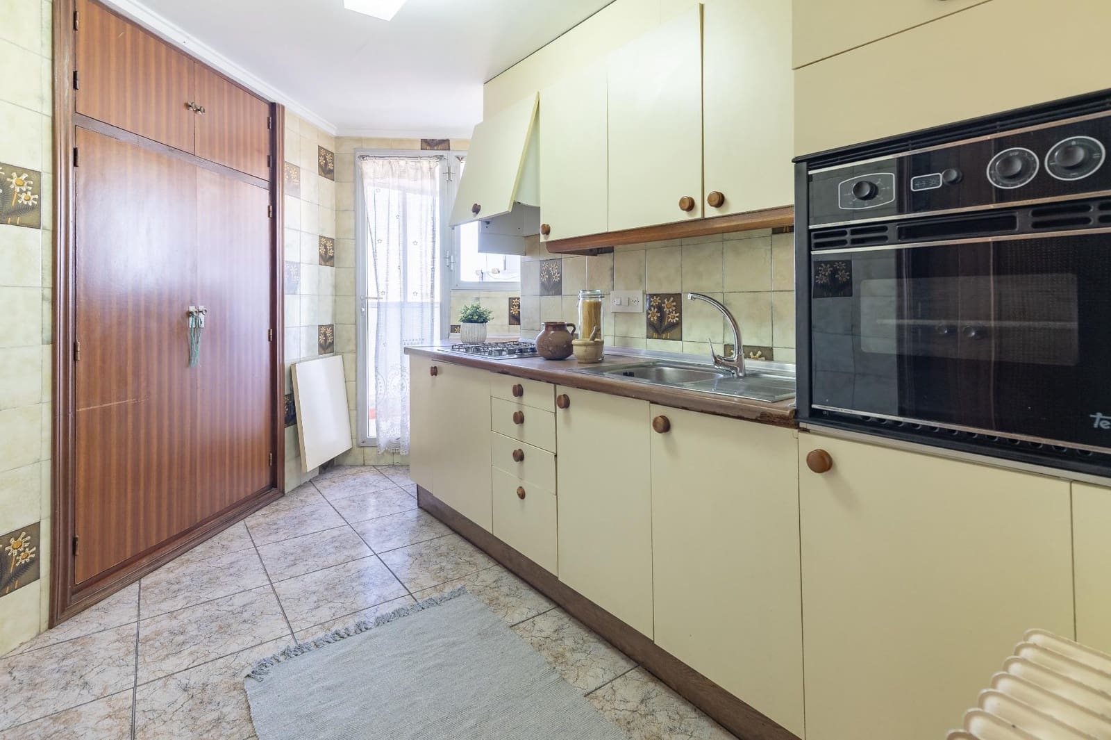 4 bedroom Penthouse for sale in Requena - € 160,000 (Ref: 9637859)