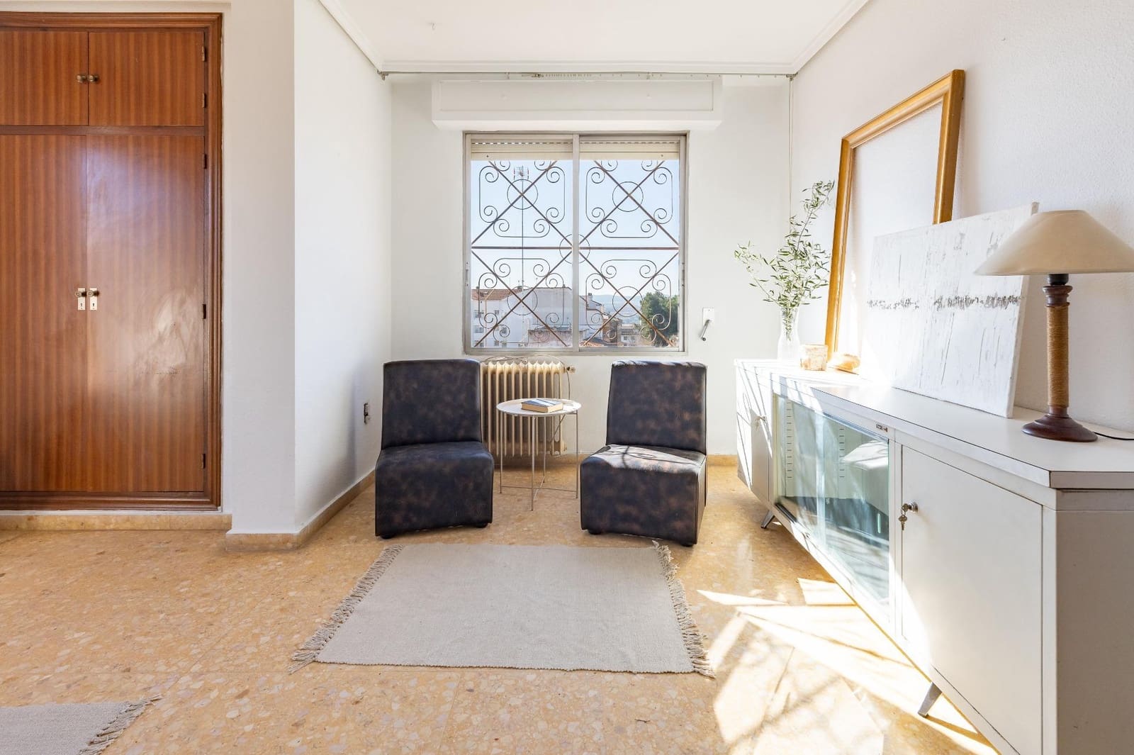 4 bedroom Penthouse for sale in Requena - € 160,000 (Ref: 9637859)