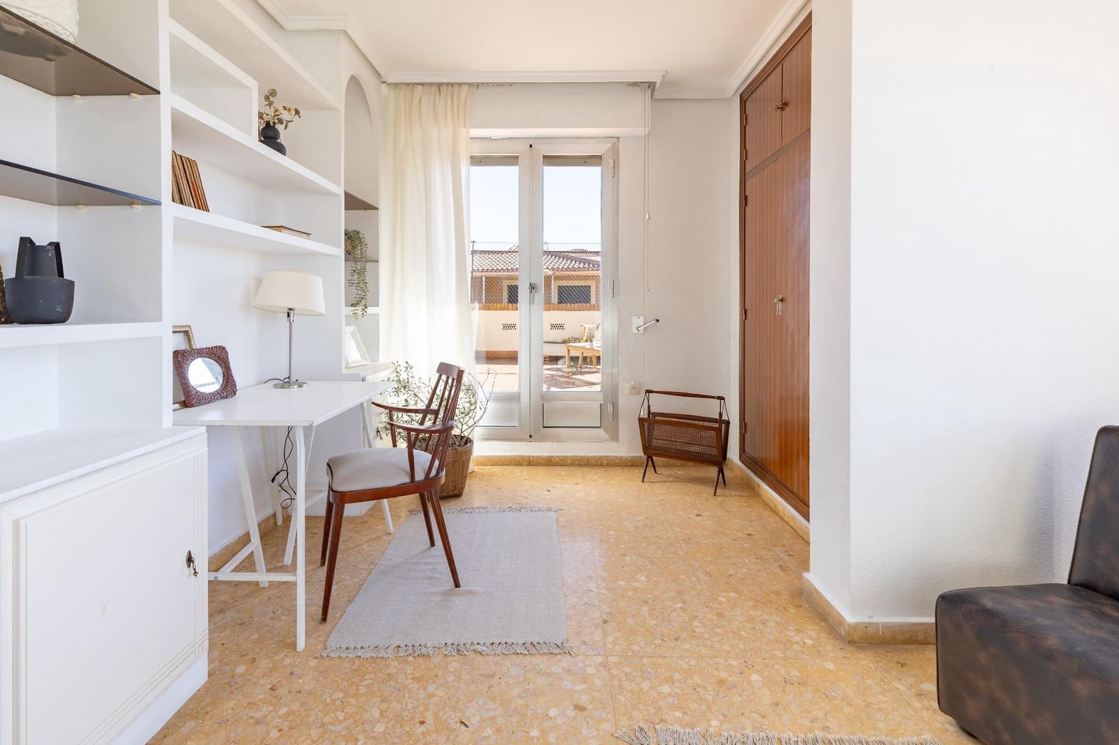 4 bedroom Penthouse for sale in Requena - € 160,000 (Ref: 9637859)