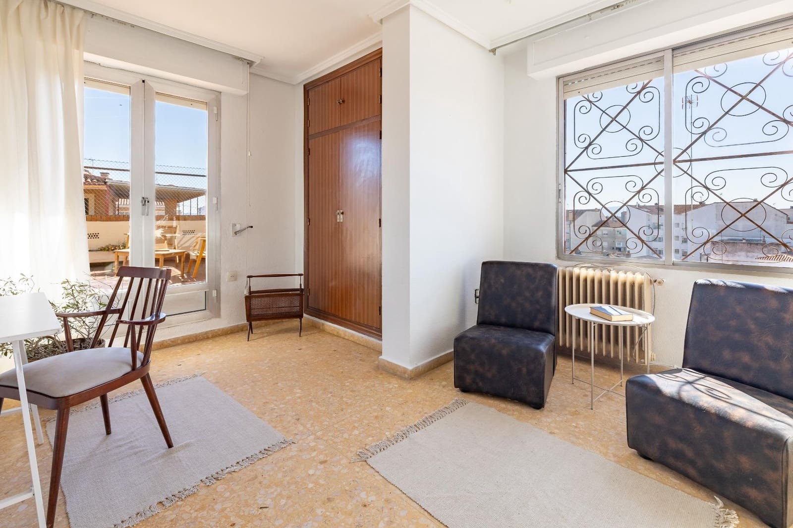 4 bedroom Penthouse for sale in Requena - € 160,000 (Ref: 9637859)