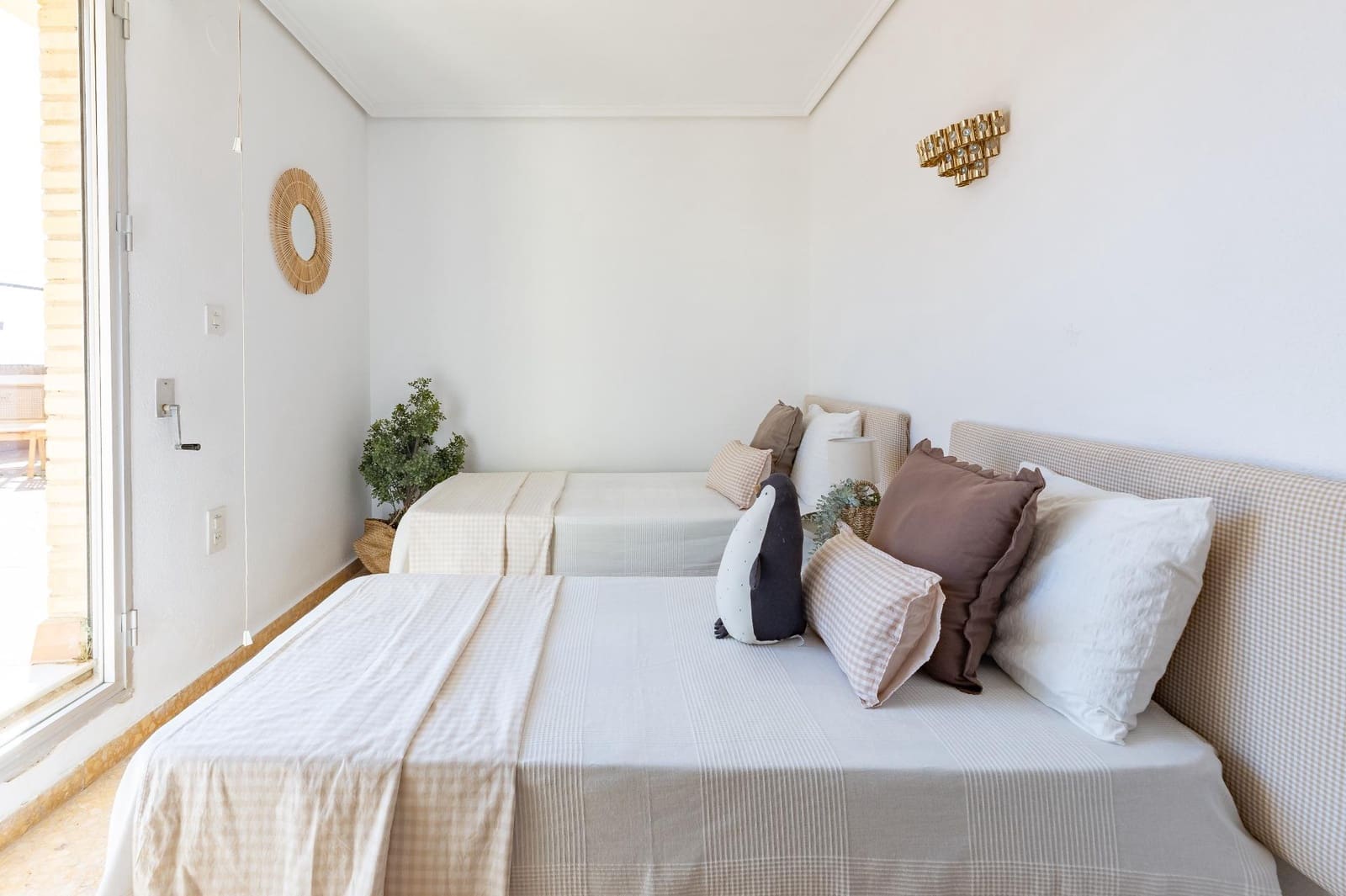 4 bedroom Penthouse for sale in Requena - € 160,000 (Ref: 9637859)