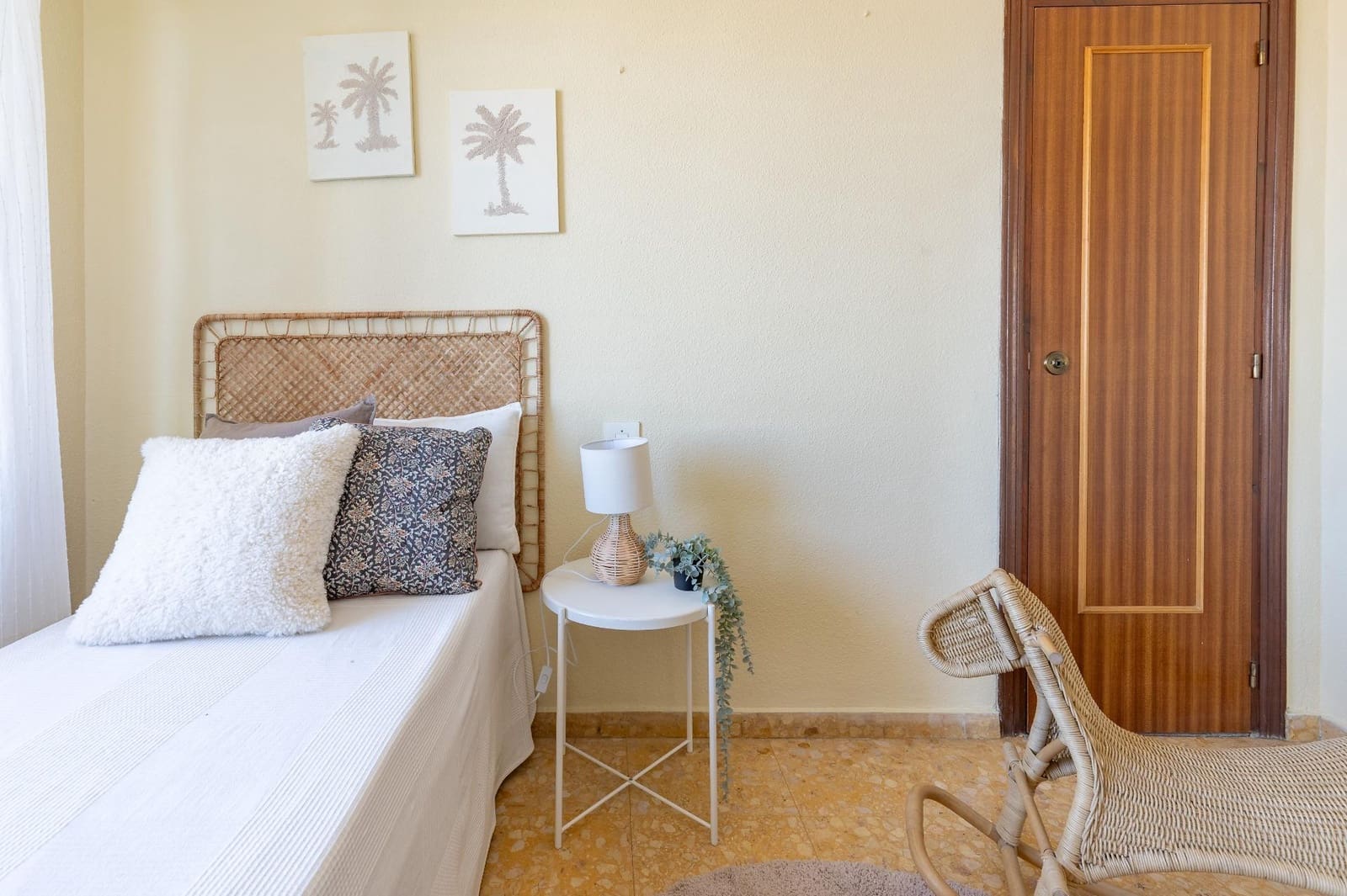 4 bedroom Penthouse for sale in Requena - € 160,000 (Ref: 9637859)