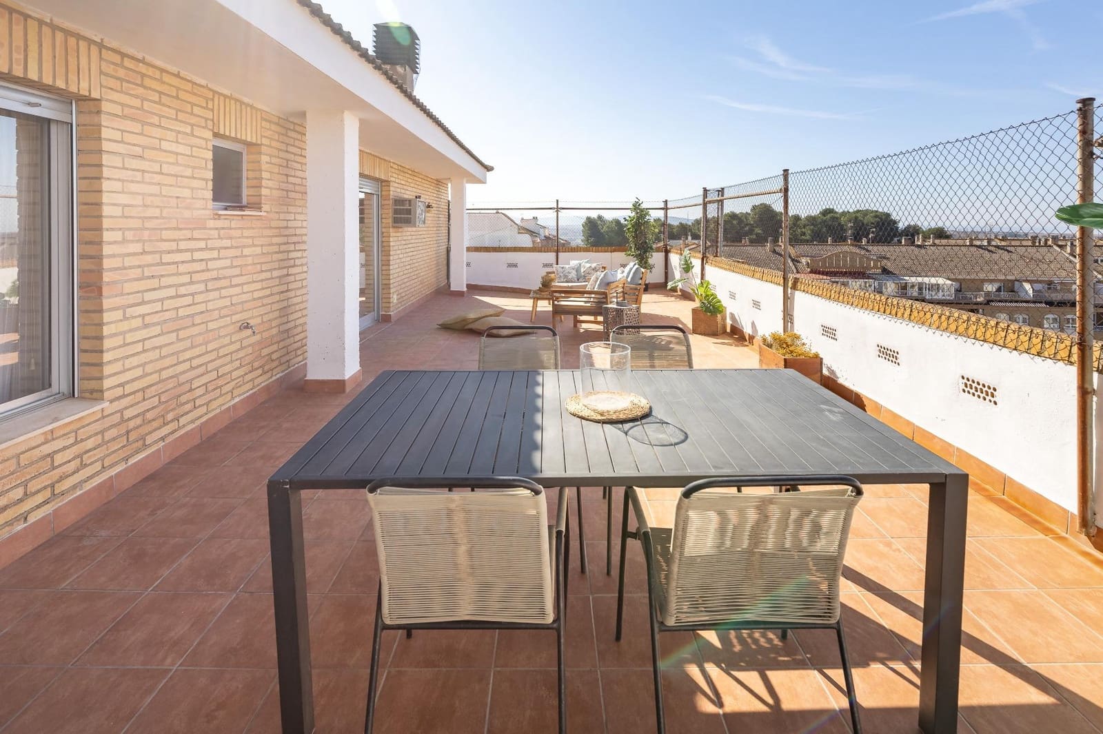 4 bedroom Penthouse for sale in Requena - € 160,000 (Ref: 9637859)