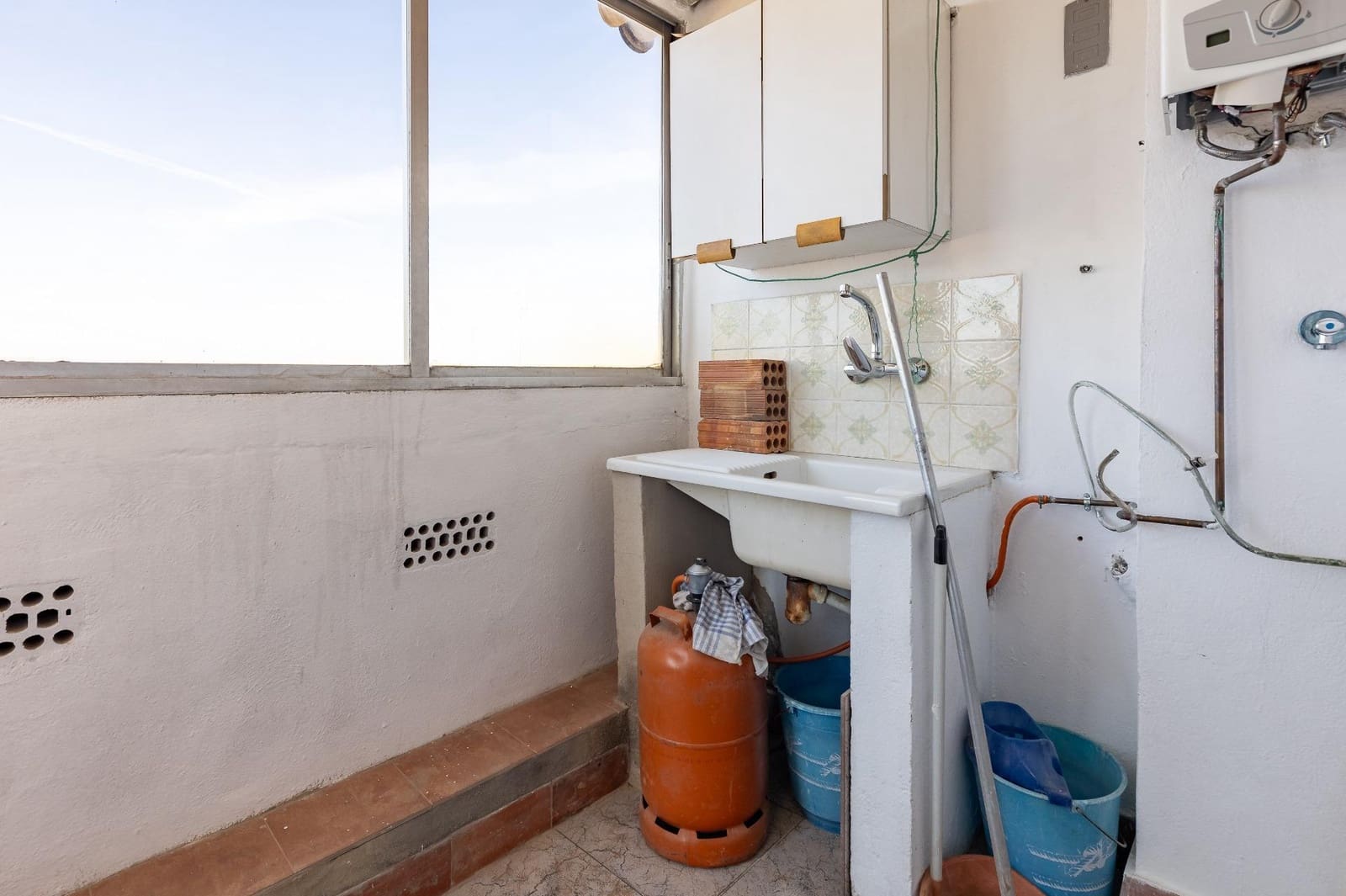 4 bedroom Penthouse for sale in Requena - € 160,000 (Ref: 9637859)