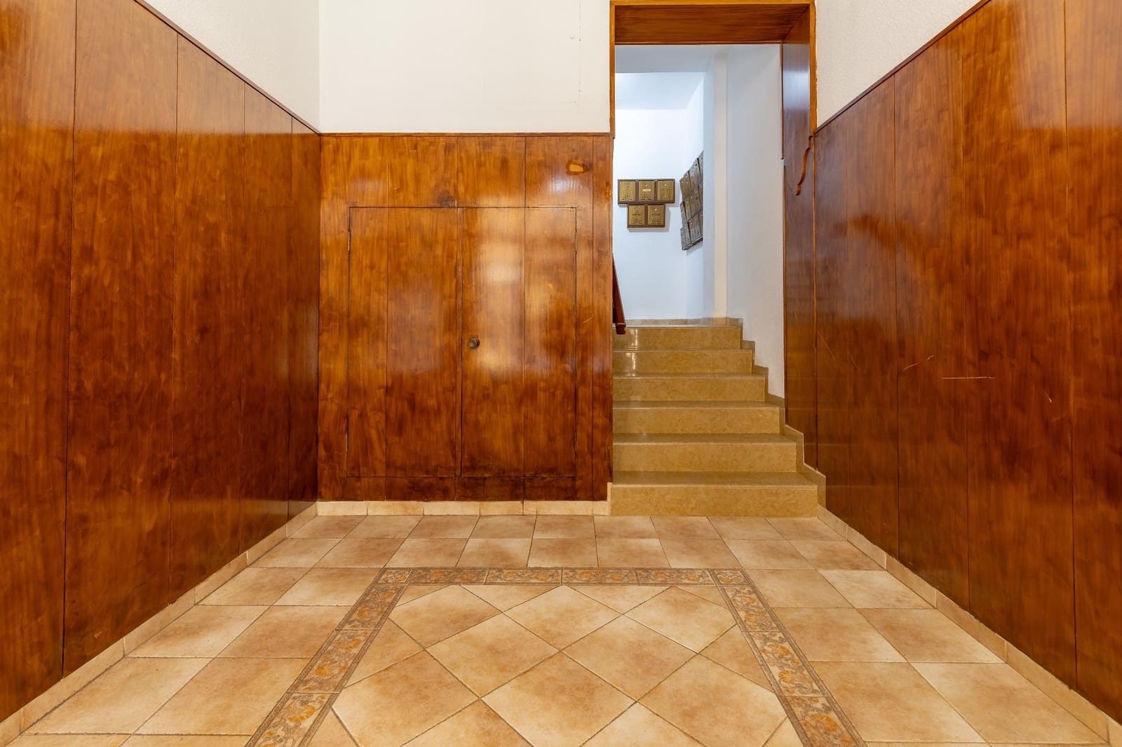 4 bedroom Penthouse for sale in Requena - € 160,000 (Ref: 9637859)