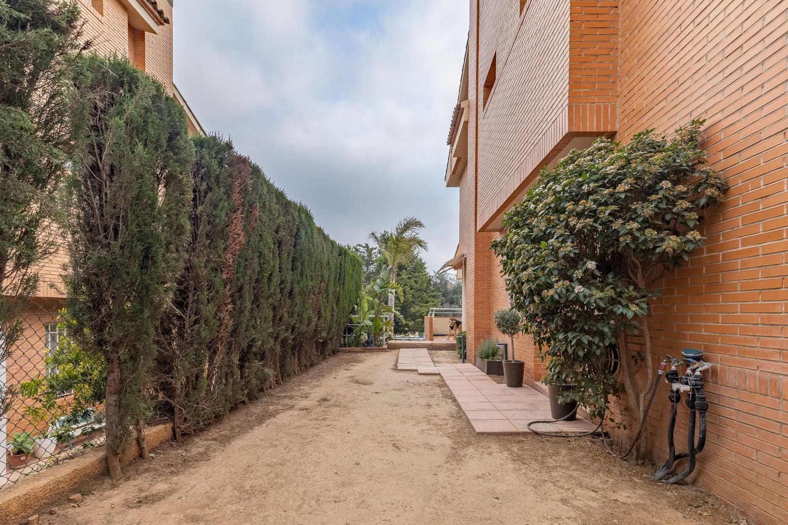 5 bedroom Semi-detached Villa for sale in Masarrochos / Massarrojos with pool - € 650,000 (Ref: 9637860)