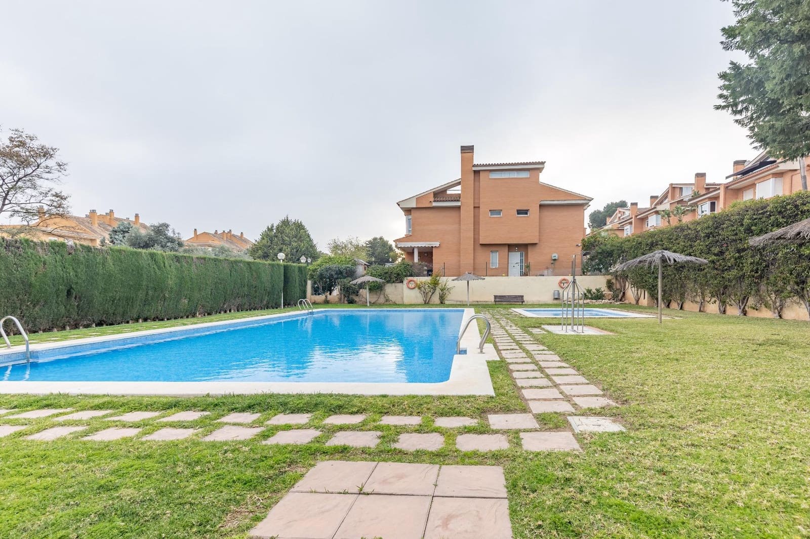 5 bedroom Semi-detached Villa for sale in Masarrochos / Massarrojos with pool - € 650,000 (Ref: 9637860)