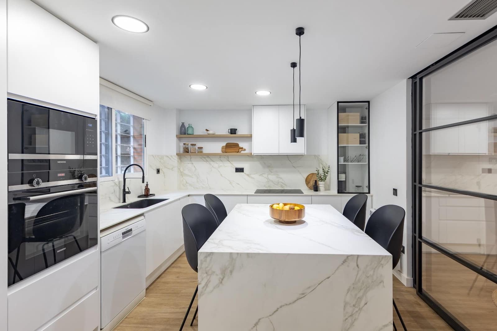 5 bedroom Semi-detached Villa for sale in Rocafort with pool - € 650,000 (Ref: 9637860)