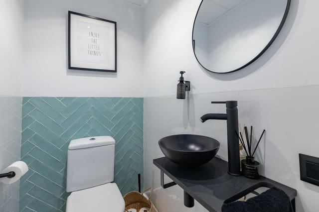 5 makuuhuone Paritalo myytävänä paikassa Rocafort mukana uima-altaan - 650 000 € (Ref: 9637860)