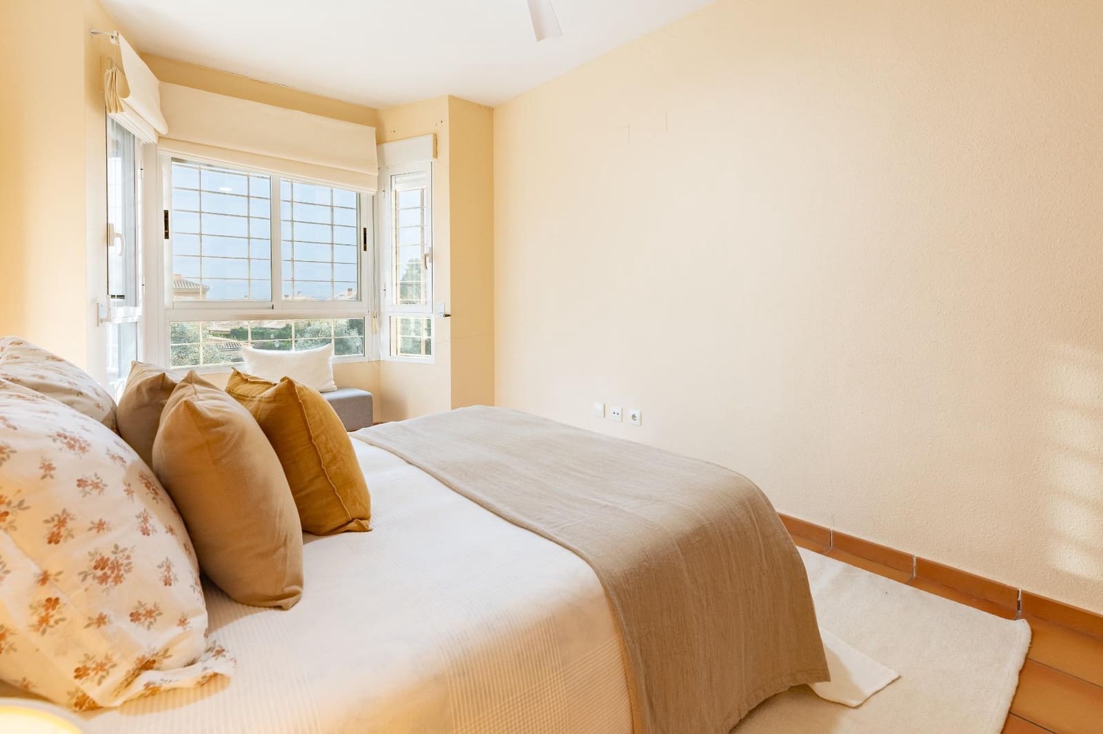 5 bedroom Semi-detached Villa for sale in Rocafort with pool - € 650,000 (Ref: 9637860)