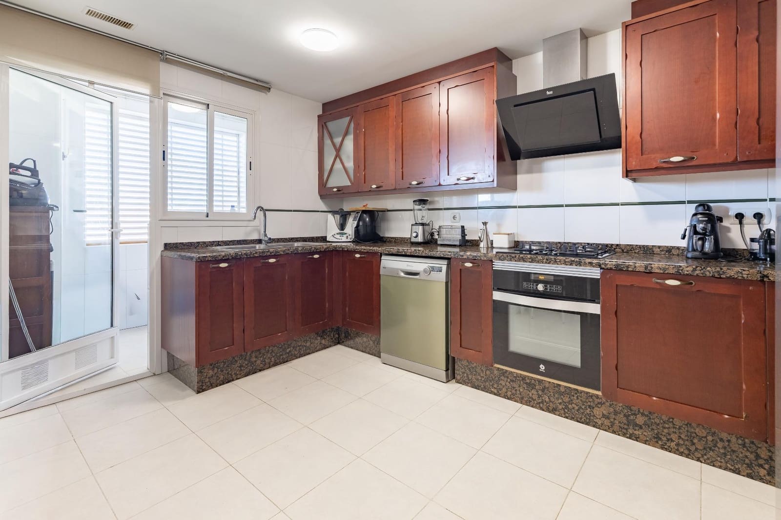 3 sypialnia Apartament na sprzedaż w Betera z basenem garażem - 410 000 € (Ref: 9645313)