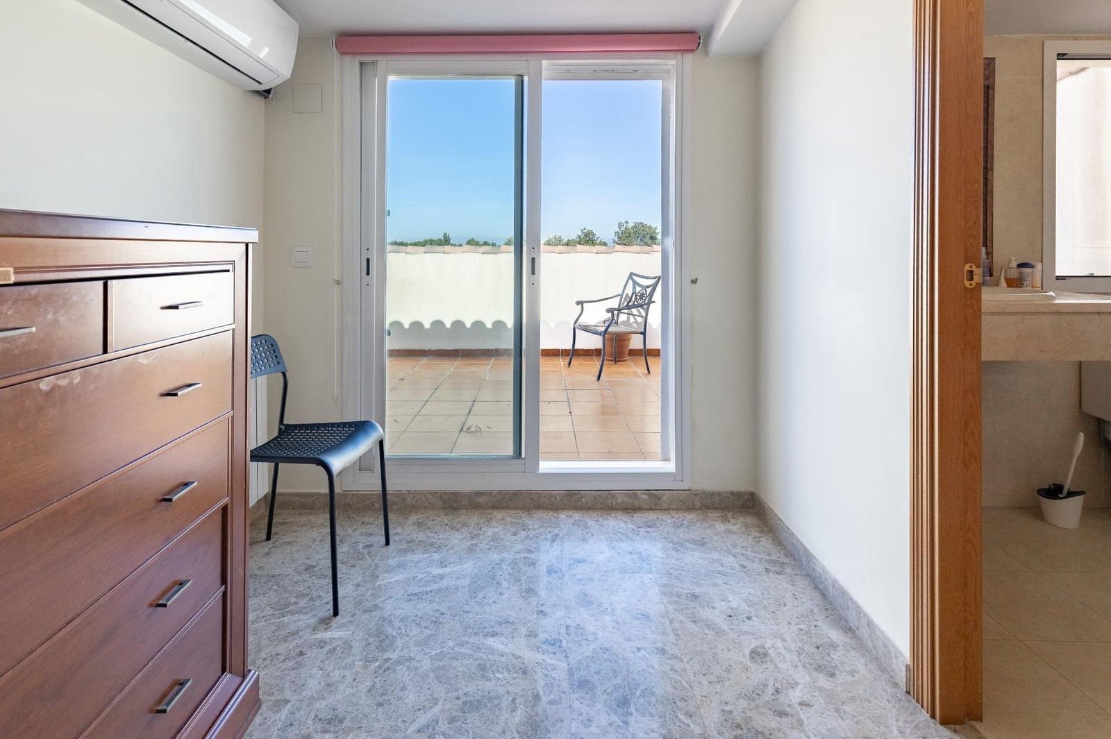 3 sypialnia Apartament na sprzedaż w Betera z basenem garażem - 410 000 € (Ref: 9645313)