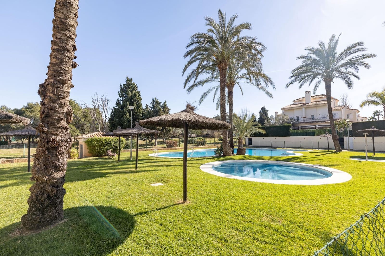 3 sypialnia Apartament na sprzedaż w Betera z basenem garażem - 410 000 € (Ref: 9645313)