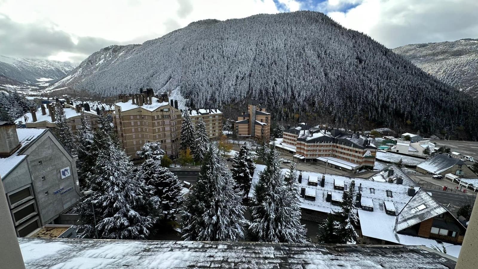 1 sypialnia Loft na sprzedaż w Baqueira z basenem garażem - 300 000 € (Ref: 9652249)