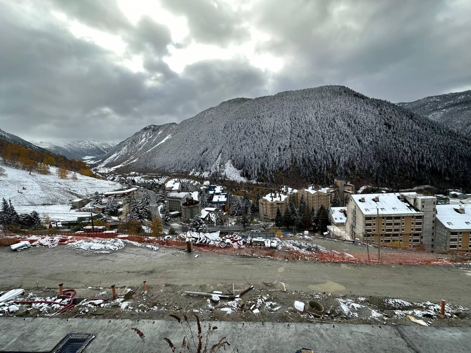 1 sypialnia Loft na sprzedaż w Baqueira z basenem garażem - 300 000 € (Ref: 9652249)