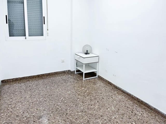 2 bedroom Flat for rent in La Pobla de Vallbona with garage - € 850 (Ref: 9659658)