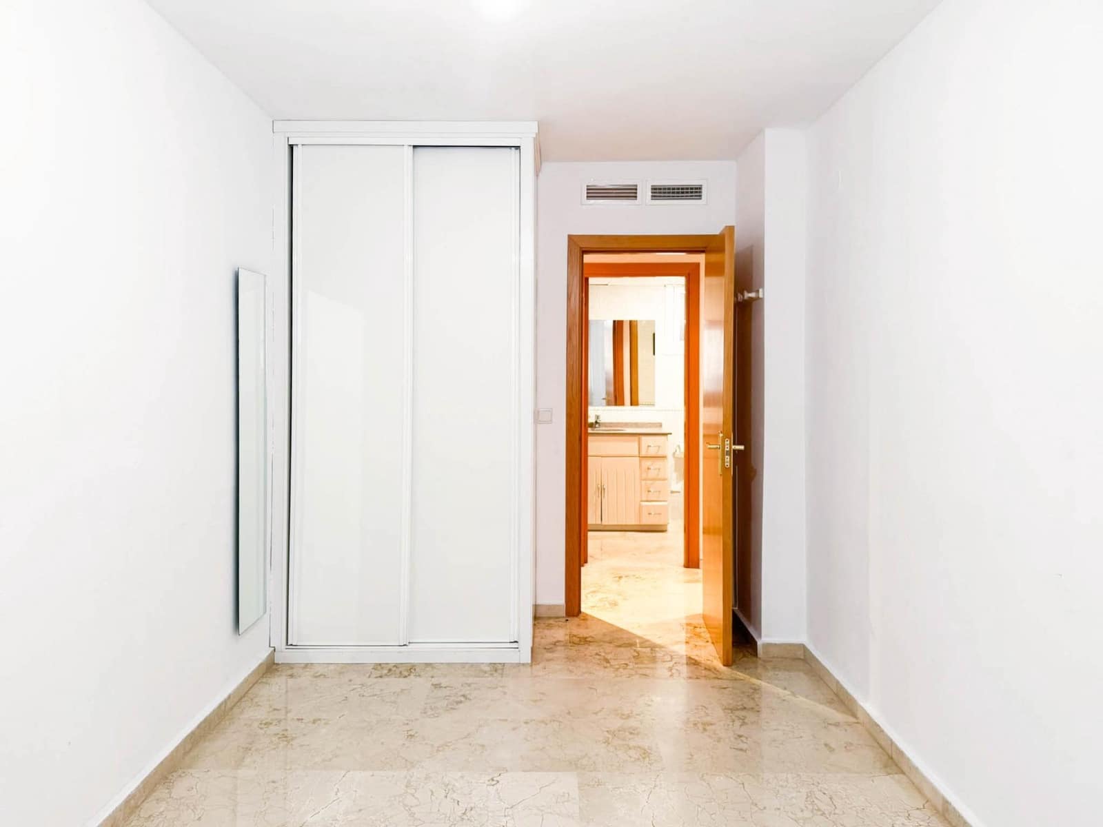 4 quarto Apartamento para arrendar em Paterna com piscina garagem - 1 450 € (Ref: 9659660)