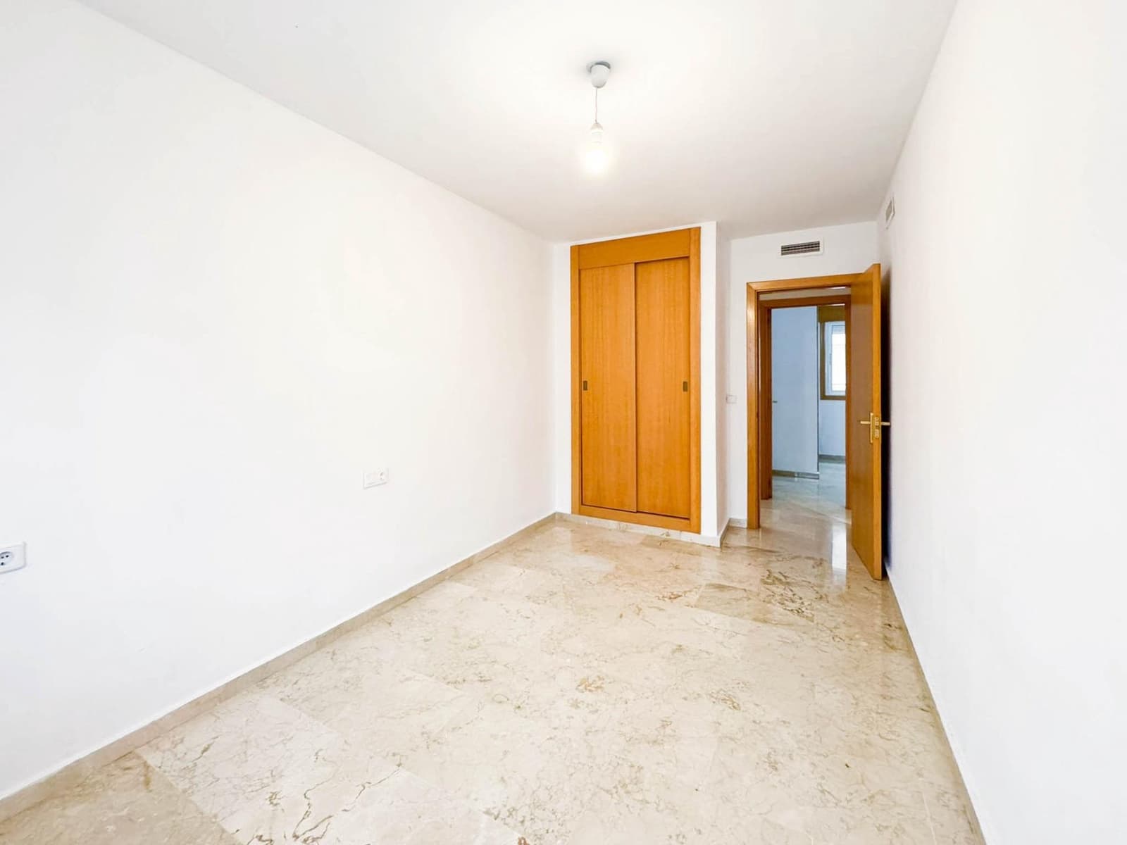 4 quarto Apartamento para arrendar em Paterna com piscina garagem - 1 450 € (Ref: 9659660)