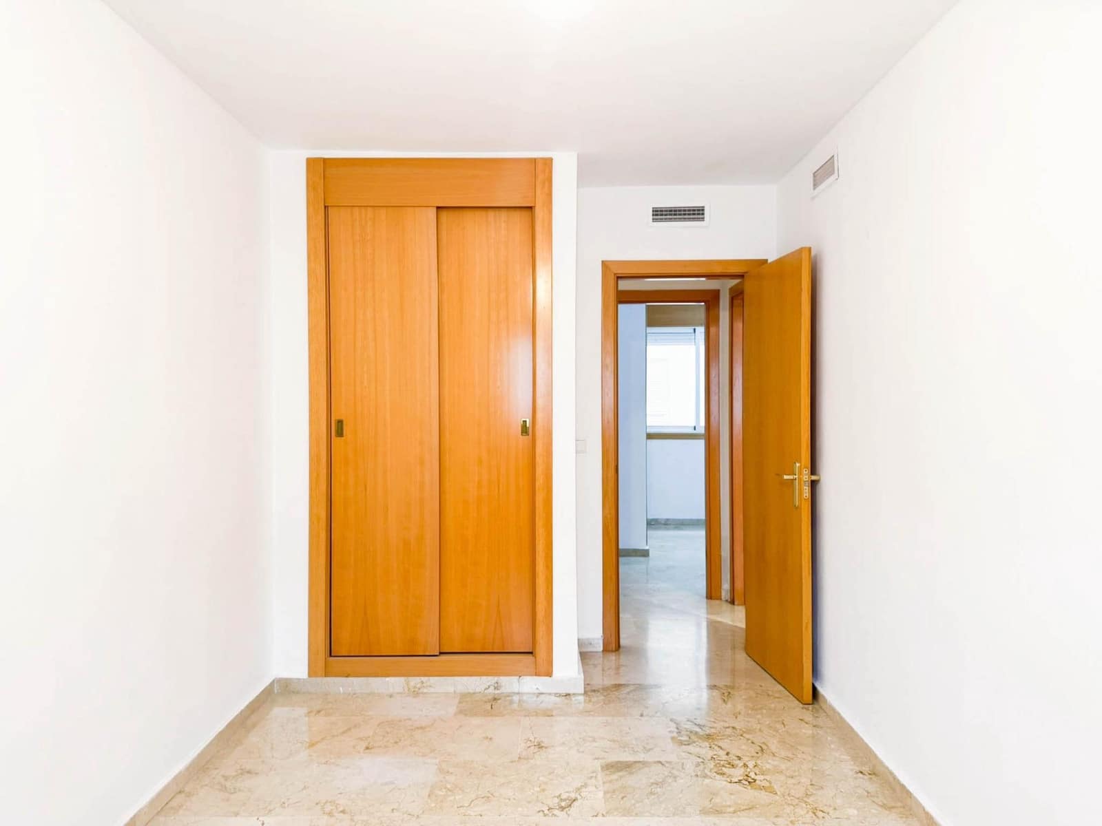 4 quarto Apartamento para arrendar em Paterna com piscina garagem - 1 450 € (Ref: 9659660)