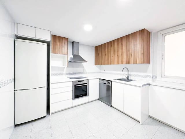 4 quarto Apartamento para arrendar em Valterna, Paterna com piscina garagem - 1 450 € (Ref: 9659660)