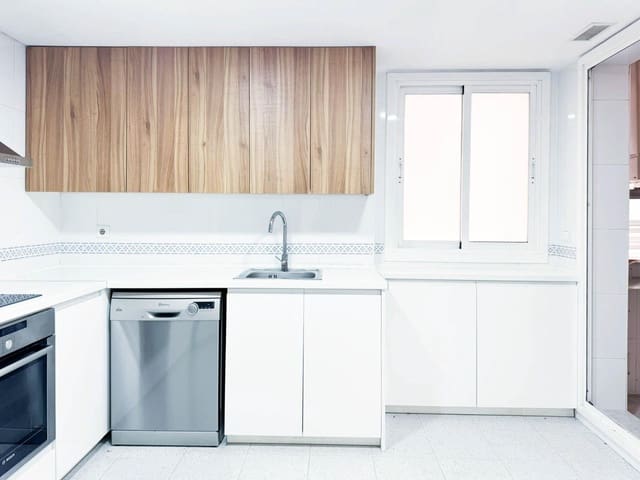 4 quarto Apartamento para arrendar em Valterna, Paterna com piscina garagem - 1 450 € (Ref: 9659660)