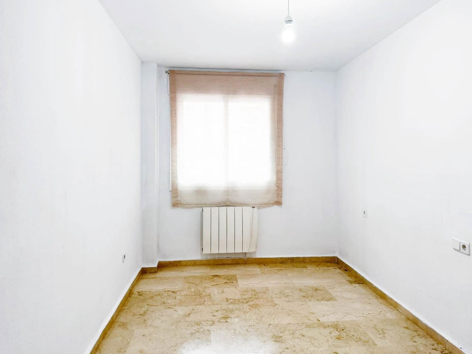 4 quarto Apartamento para arrendar em Paterna com piscina garagem - 1 450 € (Ref: 9659660)