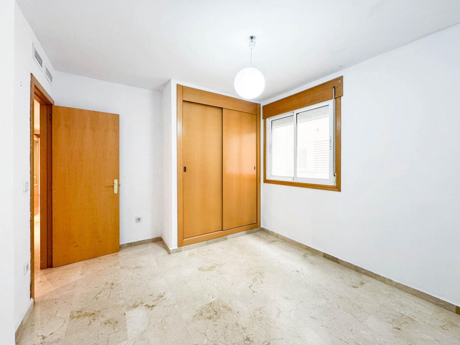 4 quarto Apartamento para arrendar em Paterna com piscina garagem - 1 450 € (Ref: 9659660)