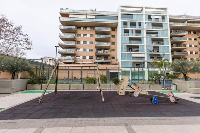 Piso de 3 habitaciones en Valterna, Paterna en alquiler con piscina garaje - 1.700 € (Ref: 9666974)