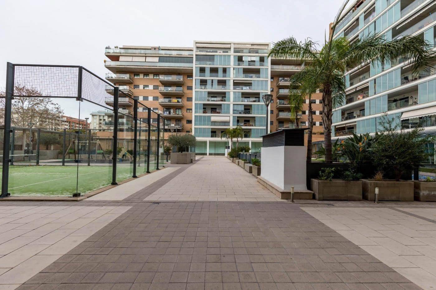 3 Zimmer Wohnung zu vermieten in Paterna mit Pool Garage - 1.700 € (Ref: 9666974)