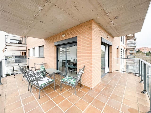 Piso de 3 habitaciones en Valterna, Paterna en alquiler con piscina garaje - 1.700 € (Ref: 9666974)