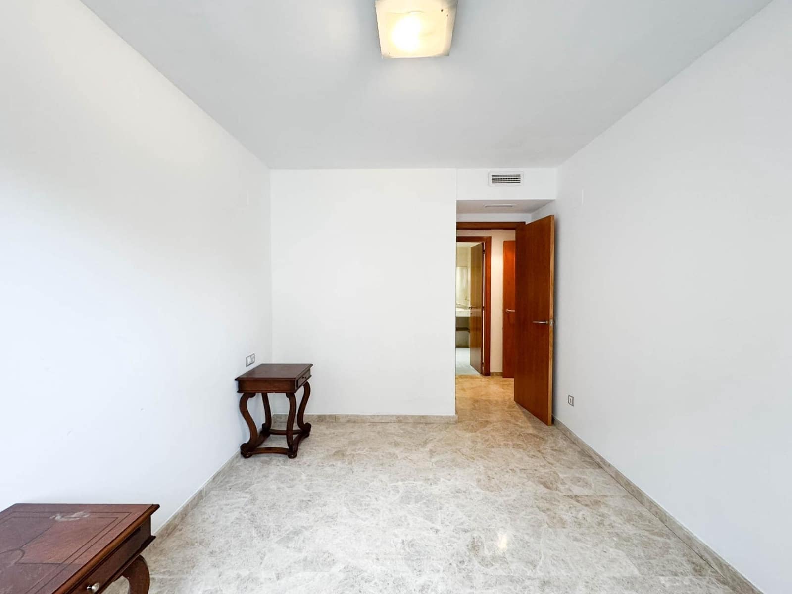 3 Zimmer Wohnung zu vermieten in Paterna mit Pool Garage - 1.700 € (Ref: 9666974)