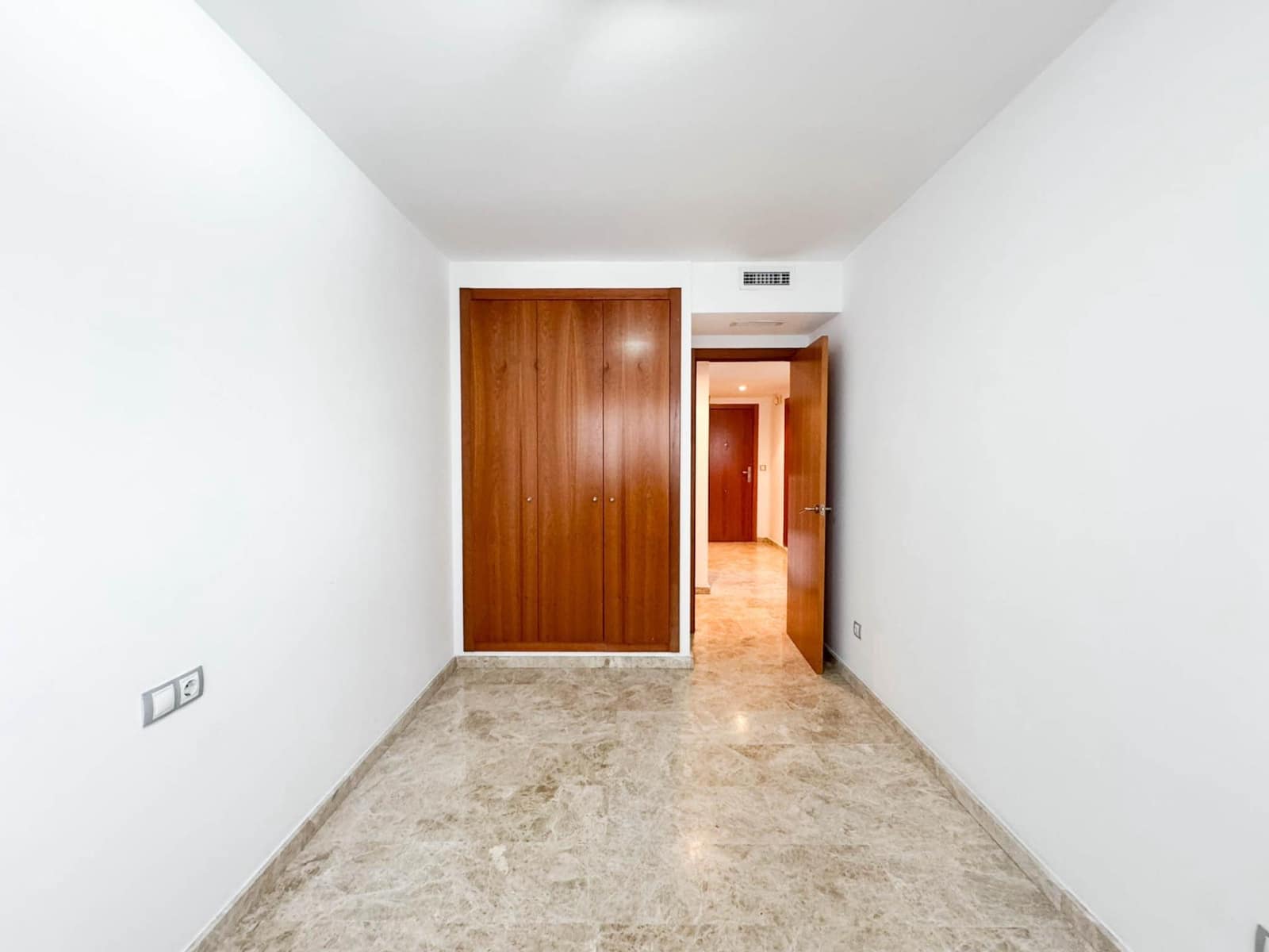 3 Zimmer Wohnung zu vermieten in Paterna mit Pool Garage - 1.700 € (Ref: 9666974)