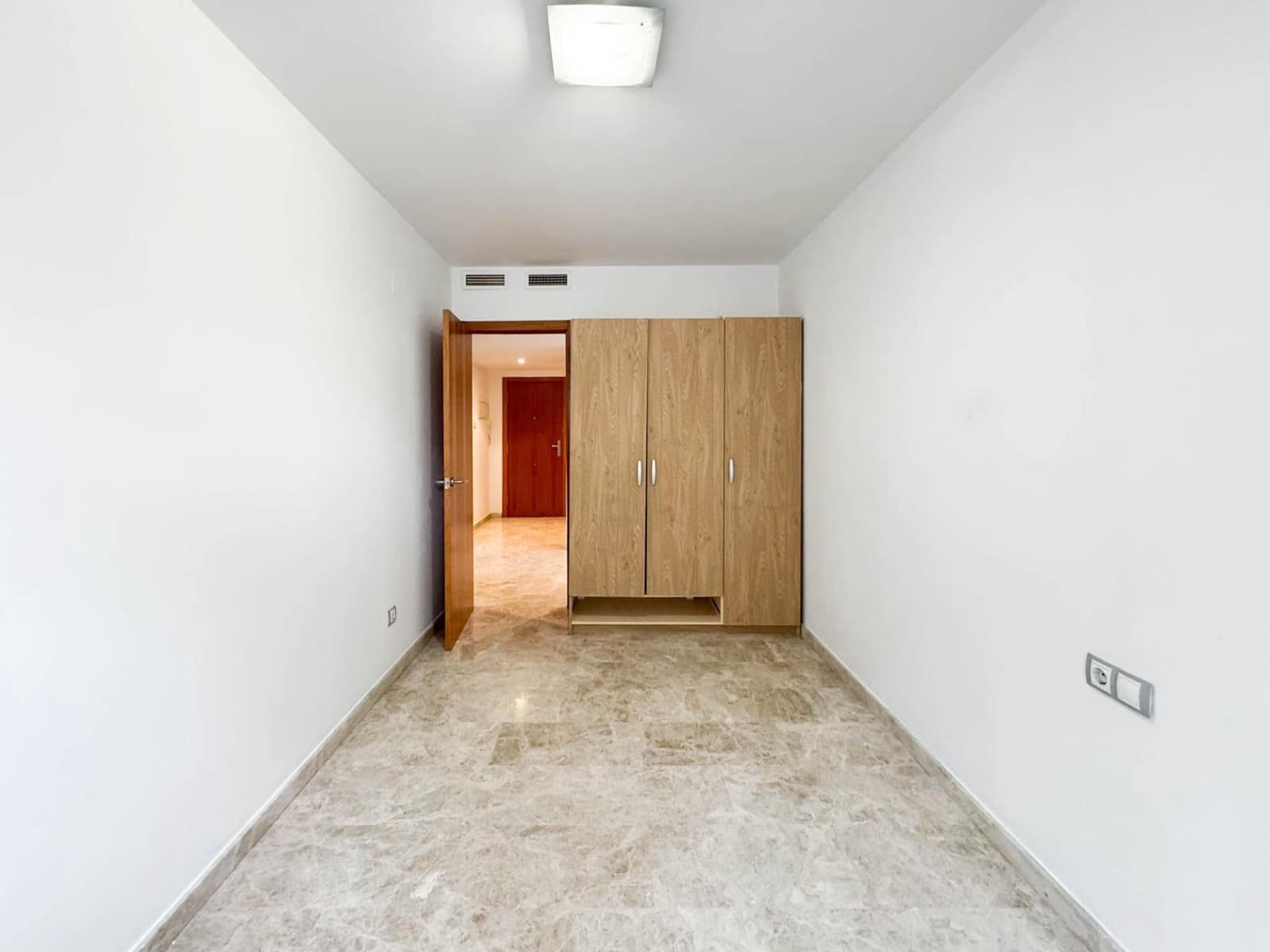 3 Zimmer Wohnung zu vermieten in Paterna mit Pool Garage - 1.700 € (Ref: 9666974)