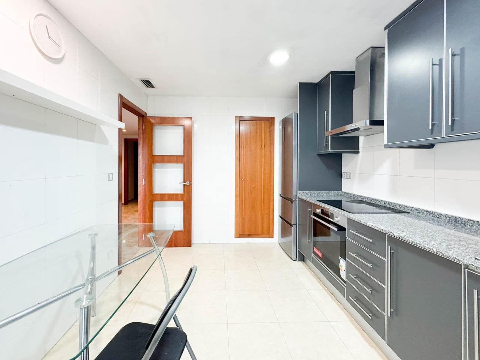 3 Zimmer Wohnung zu vermieten in Paterna mit Pool Garage - 1.700 € (Ref: 9666974)