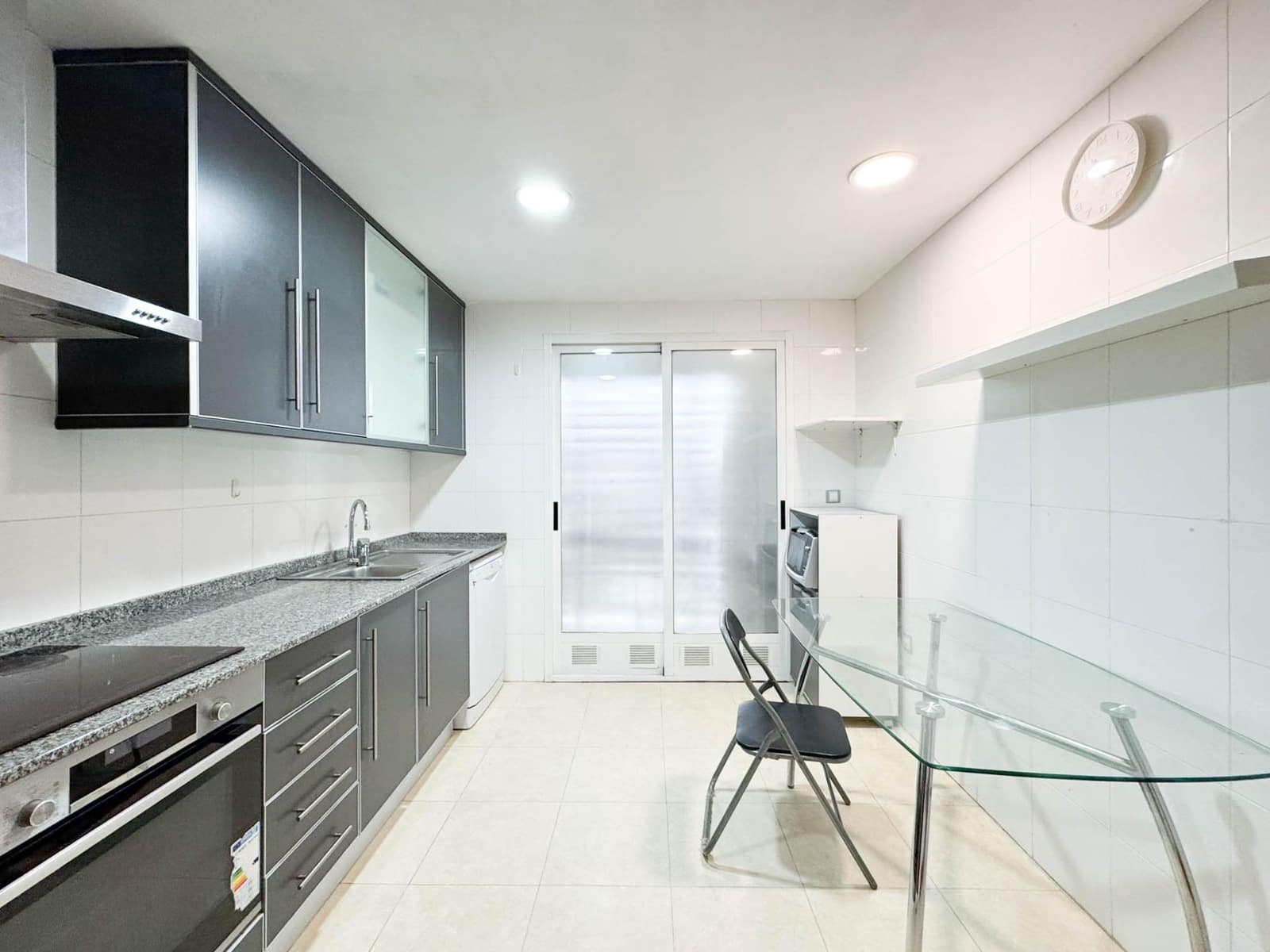 3 Zimmer Wohnung zu vermieten in Paterna mit Pool Garage - 1.700 € (Ref: 9666974)