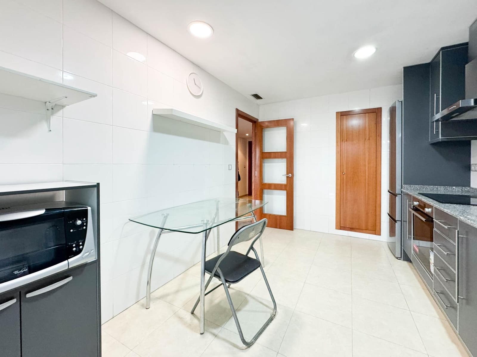 3 Zimmer Wohnung zu vermieten in Paterna mit Pool Garage - 1.700 € (Ref: 9666974)