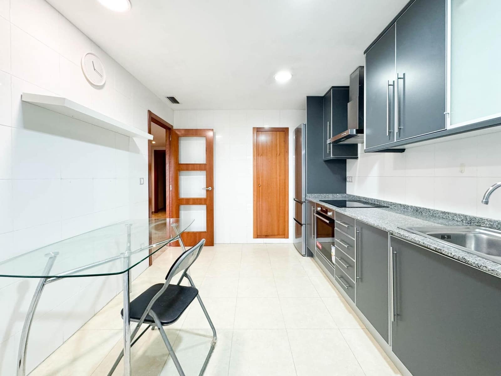 3 Zimmer Wohnung zu vermieten in Paterna mit Pool Garage - 1.700 € (Ref: 9666974)