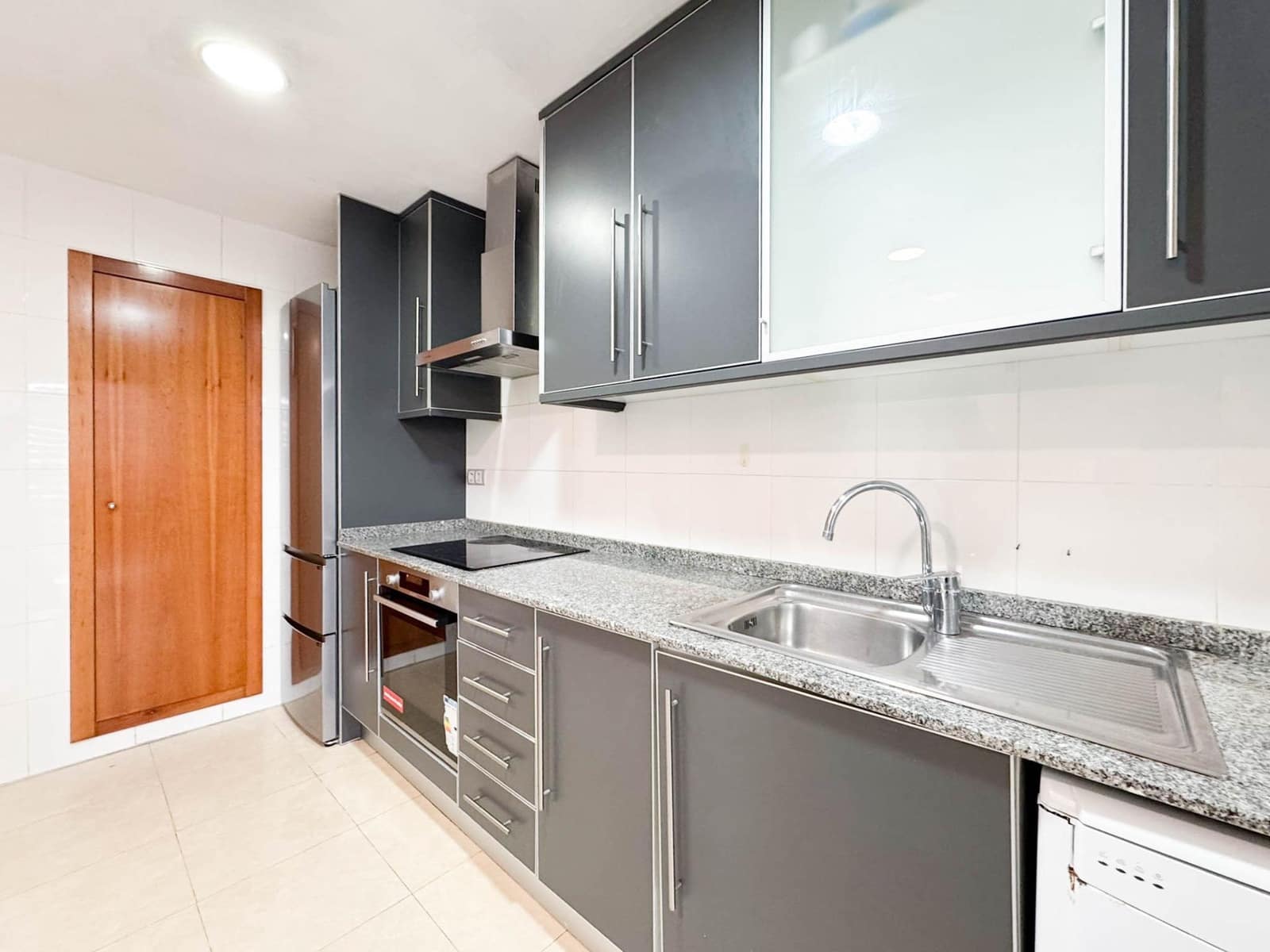 3 Zimmer Wohnung zu vermieten in Paterna mit Pool Garage - 1.700 € (Ref: 9666974)