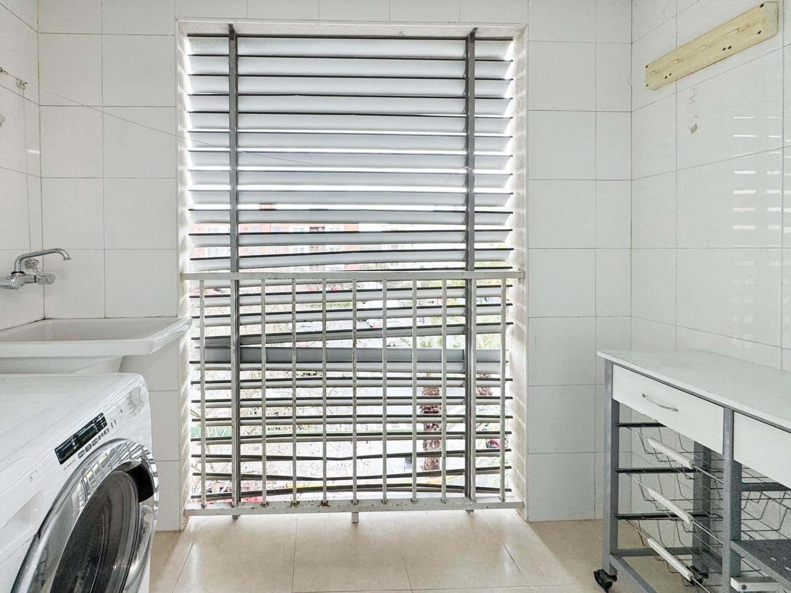 3 Zimmer Wohnung zu vermieten in Paterna mit Pool Garage - 1.700 € (Ref: 9666974)