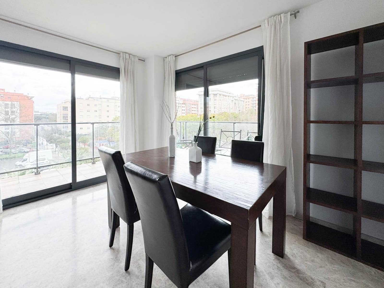 3 Zimmer Wohnung zu vermieten in Paterna mit Pool Garage - 1.700 € (Ref: 9666974)