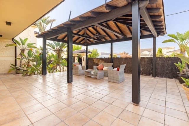 3 chambre Villa/Maison à vendre à Chilches avec piscine garage - 580 000 € (Ref: 9680534)