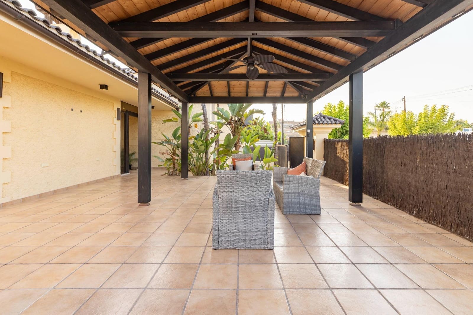 3 chambre Villa/Maison à vendre à Chilches avec piscine garage - 580 000 € (Ref: 9680534)