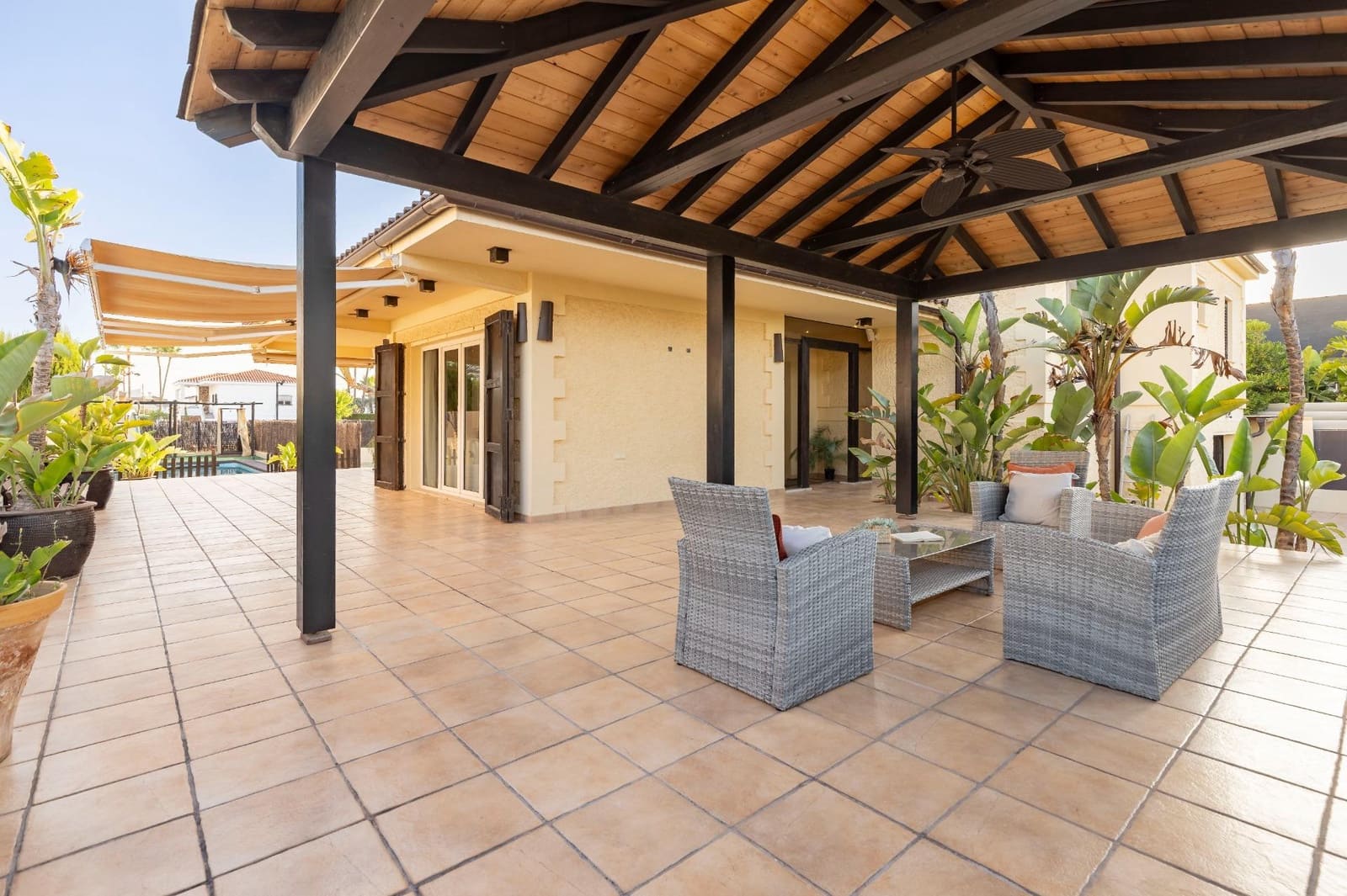 3 chambre Villa/Maison à vendre à Chilches avec piscine garage - 580 000 € (Ref: 9680534)