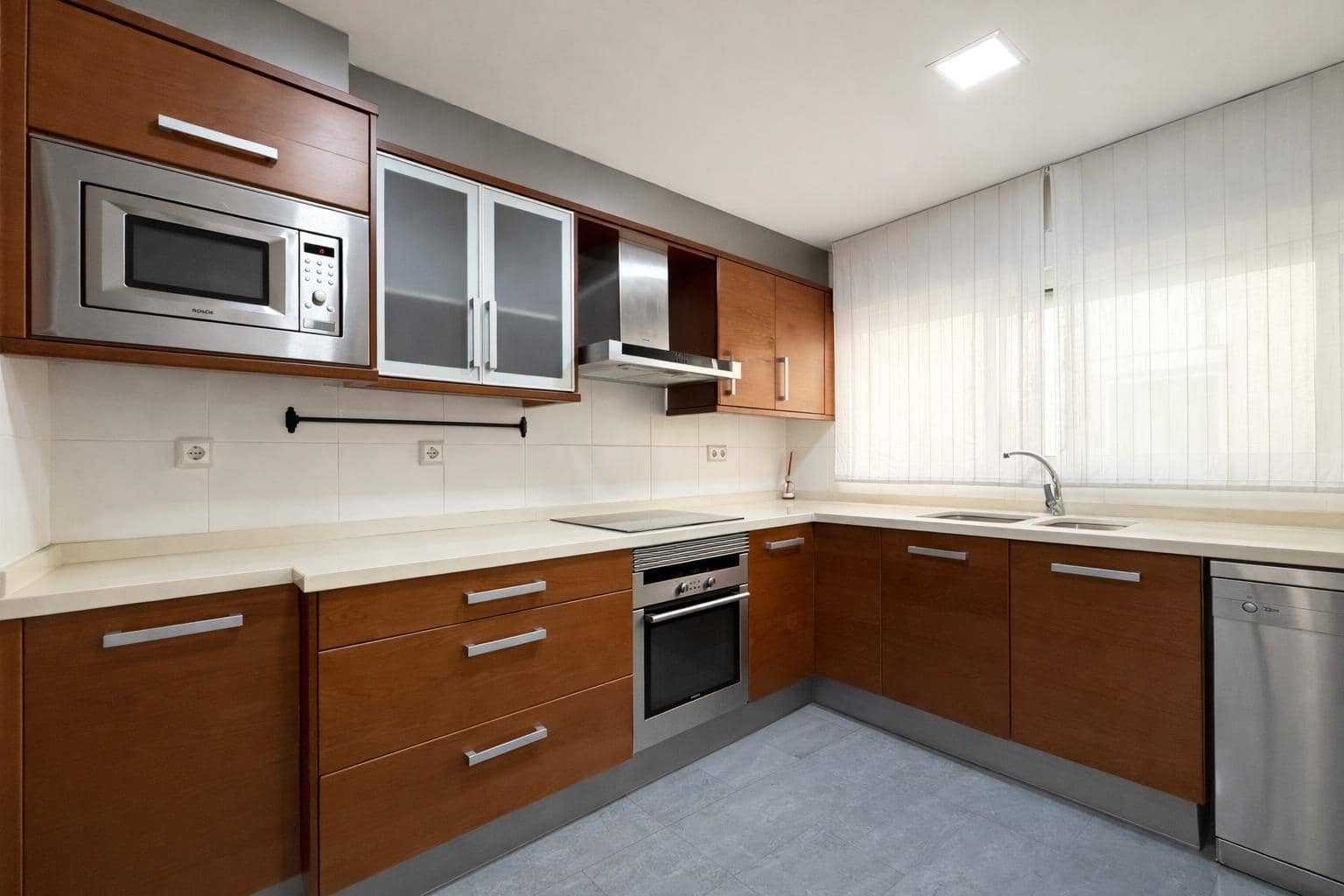 3 bedroom Flat for rent in Catarroja - € 1,200 (Ref: 9699105)